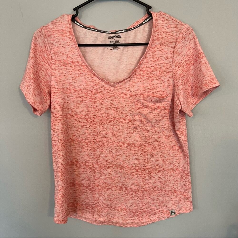 Avalanche Outdoor Supply Co Rounded V-Neck Tee Shirt Women's Size Small